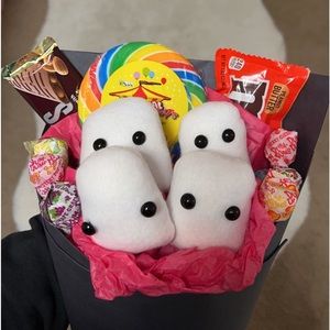 Small Spooky Booquet